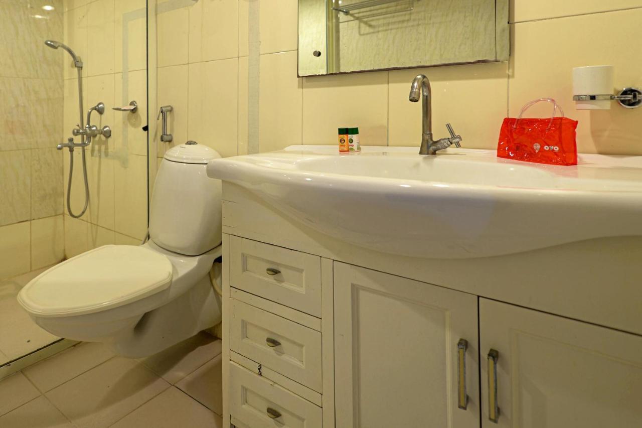 Capital O Hotel Central Park Near Birla Mandir Hyderabad Eksteriør bilde