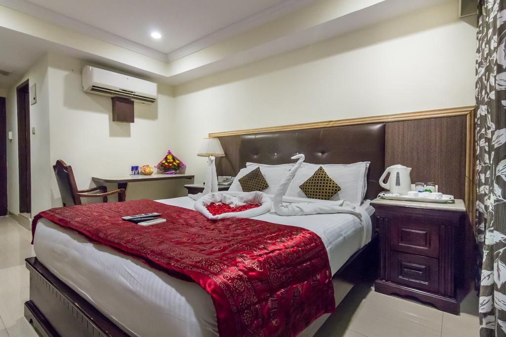 Capital O Hotel Central Park Near Birla Mandir Hyderabad Eksteriør bilde