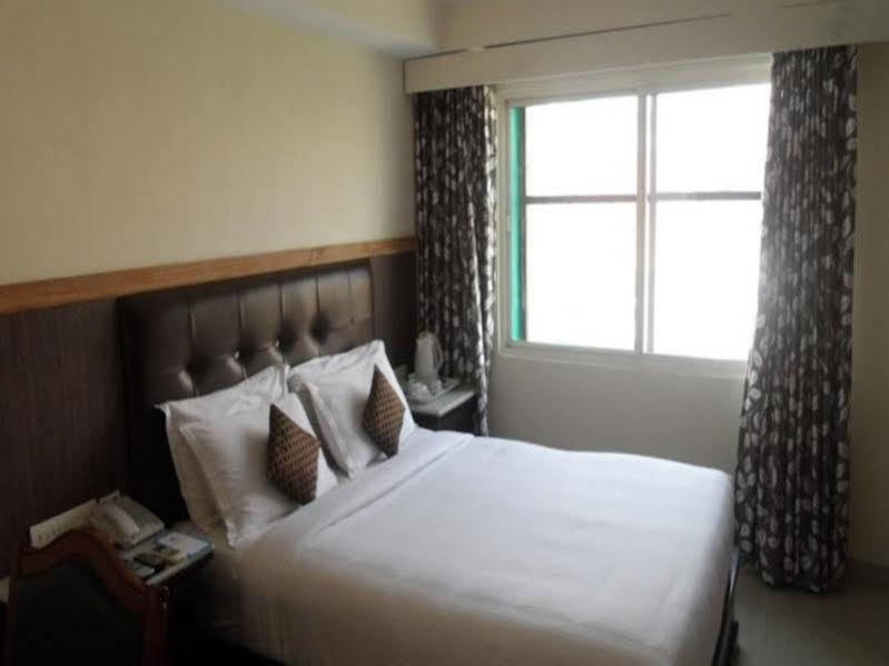 Capital O Hotel Central Park Near Birla Mandir Hyderabad Eksteriør bilde