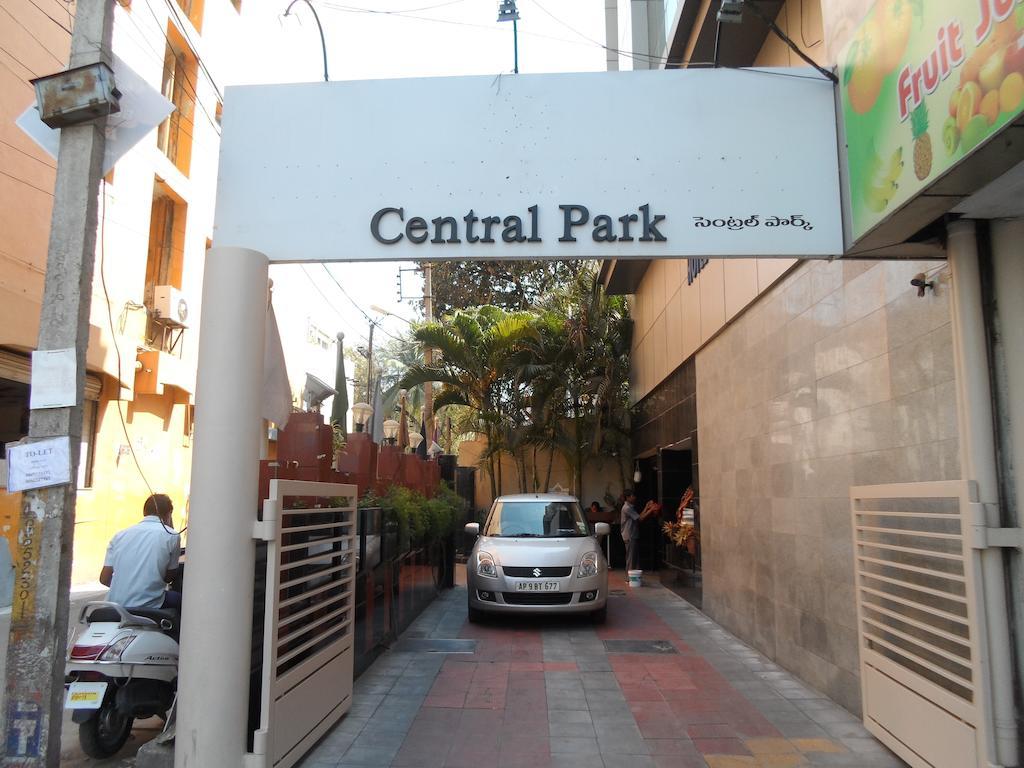 Capital O Hotel Central Park Near Birla Mandir Hyderabad Eksteriør bilde