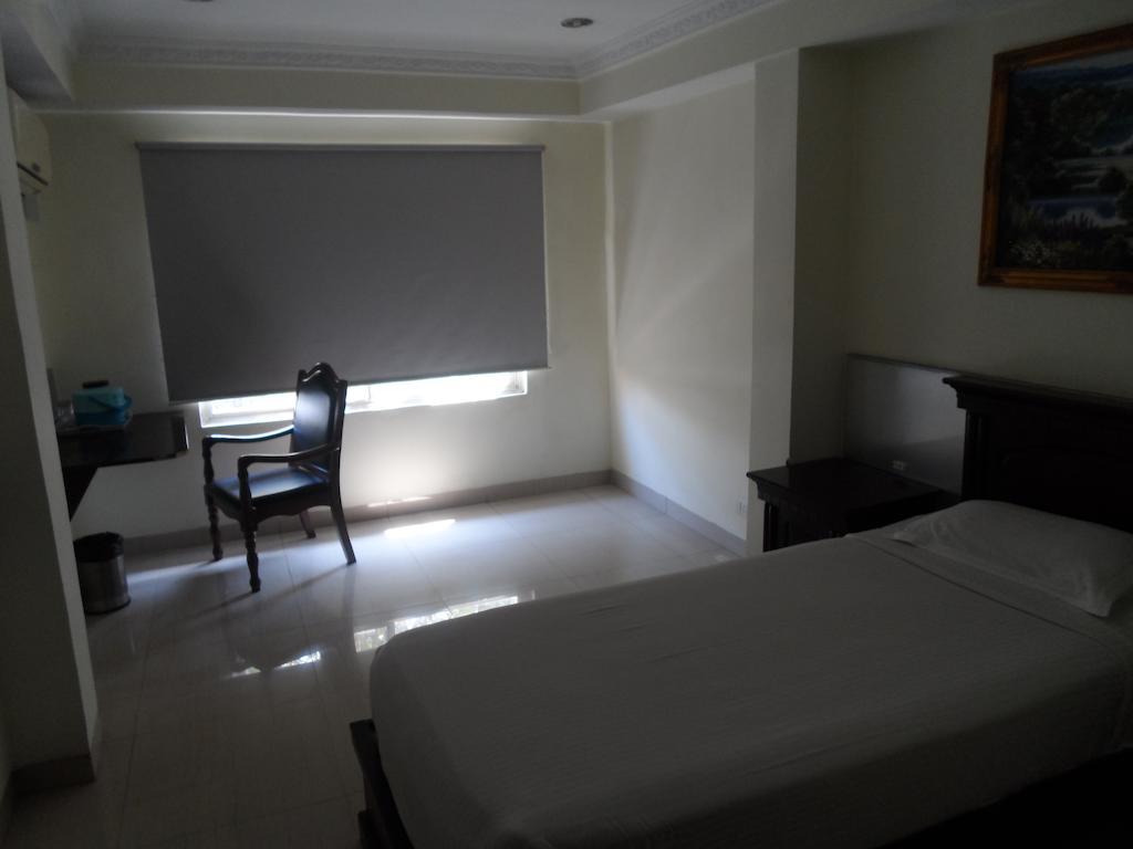 Capital O Hotel Central Park Near Birla Mandir Hyderabad Eksteriør bilde